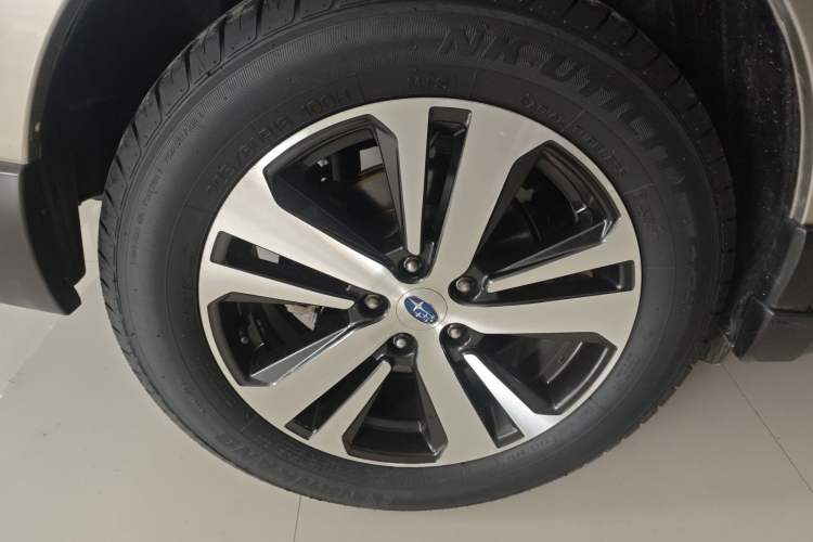 Used Subaru Outback 2018 2.5i Sport Navigation Edition with EyeSight Right Rear Wheel Hub