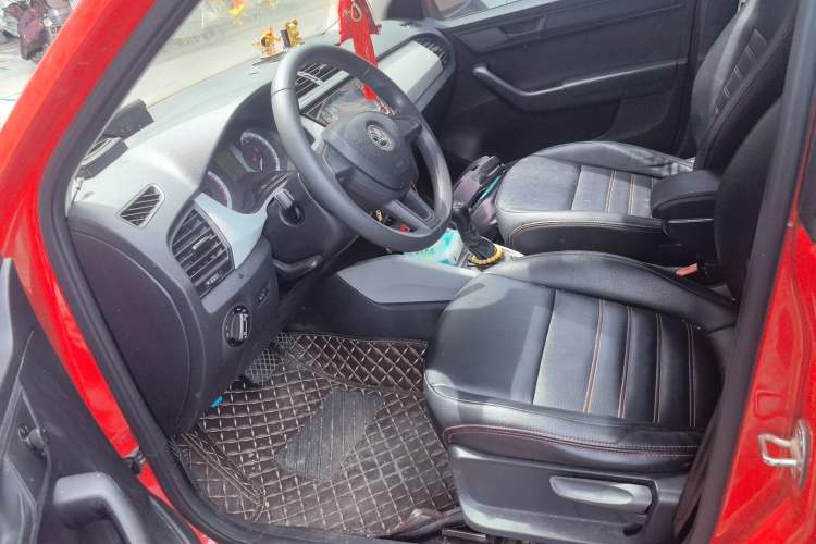 Used Skoda Fabia 2016 1.4L Automatic Car Enjoy Edition
