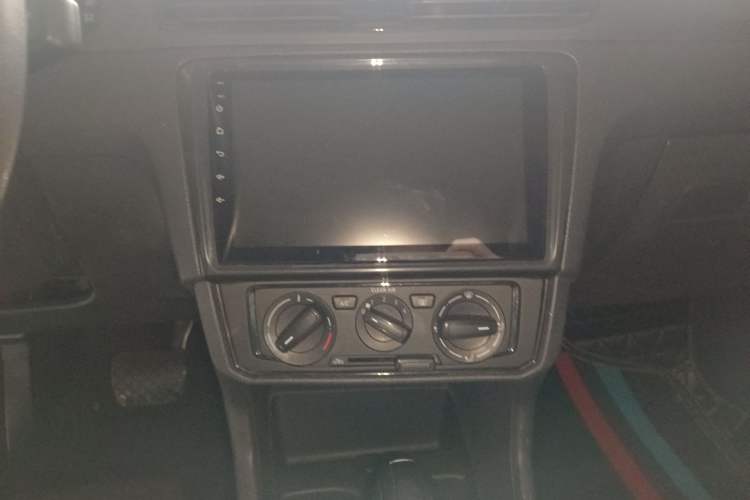 Used Volkswagen Santana 2019 1.5L Automatic Fashion Edition China V Standard Audio And AC Panel