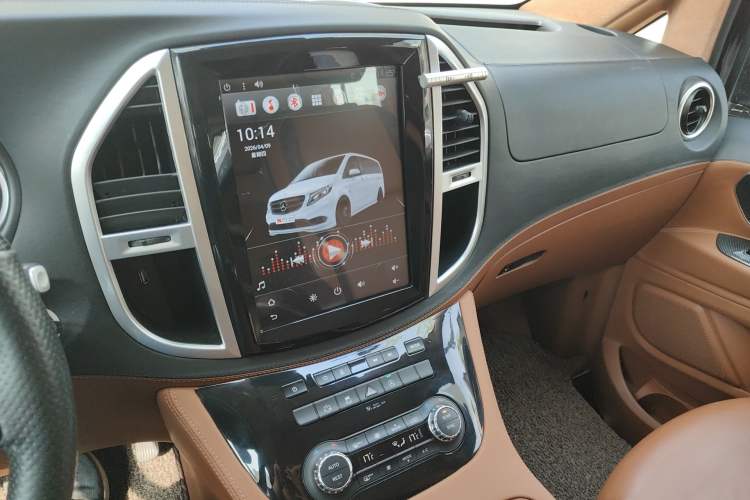 Used Mercedes-Benz Vito 2016 2.0T Business Edition Audio And AC Panel