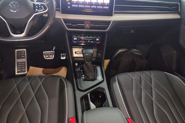 Used Volkswagen Tiguan L 2023 330TSI Automatic Two-Wheel Drive R-Line Enjoyment Edition