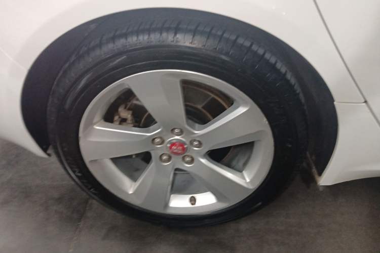 Used Jaguar XFL 2018 XFL 2.0T 200PS Elite Edition Right Rear Wheel Hub