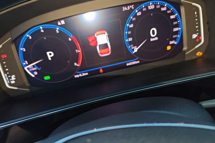 Used Volkswagen Passat 2019 330TSI Luxury Edition China V Standard Odometer Close Up