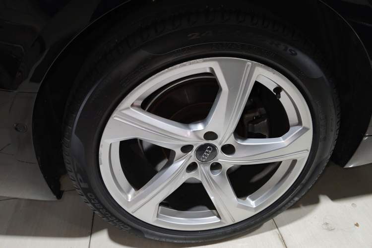 Used Audi A6L 2019 45 TFSI quattro Prestige Elegant Edition Right Rear Wheel Hub