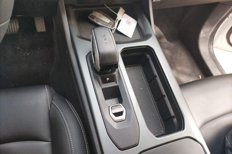 Used Radar King Kong 2025 460 km All-Wheel Drive Long-Box Version – Mighty King Kong Gear Lever