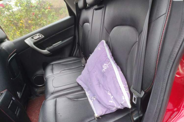 Used Haval H6 2015 Upgraded Model 1.5T Manual Two-Wheel Drive Elite Version
