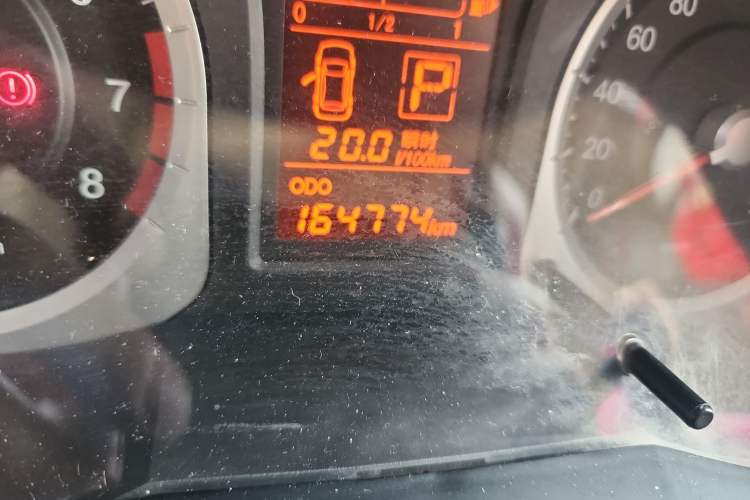 Used Venucia R50 2013 1.6L Automatic Luxury Edition