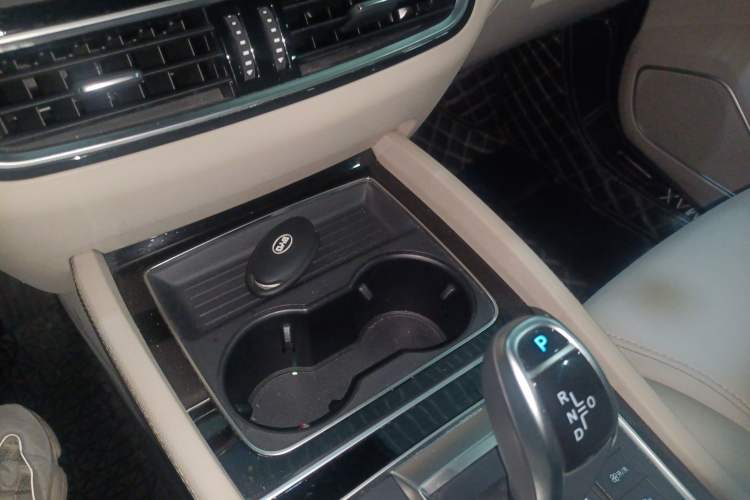 Used BYD Song MAX New Energy 2019 DM 1.5T Smart Connect Zhiyao Model 6-Seater China V Emission Standard Vehicle Key