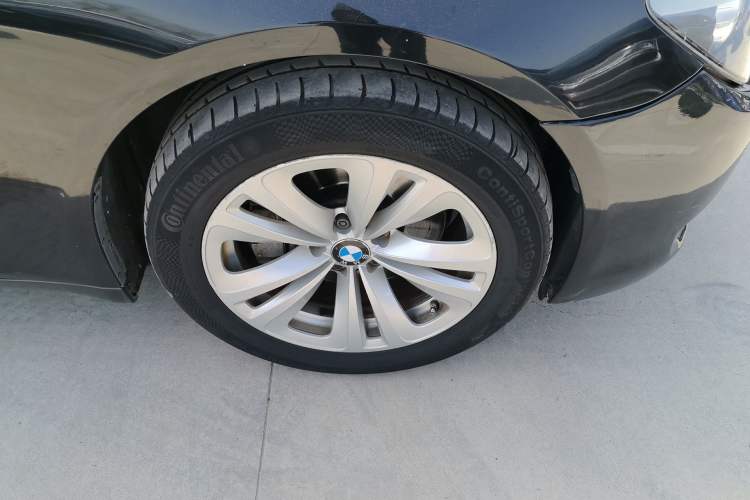 Used BMW 7 Series 2011 730Li Elegant Model Right Front Wheel Hub