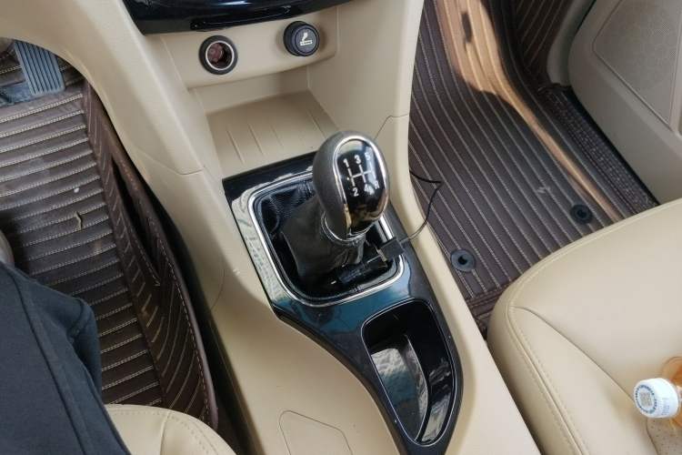 Used Baojun 730 2016 1.5L Manual Comfort Version 7 Seats China V Emission Standard
