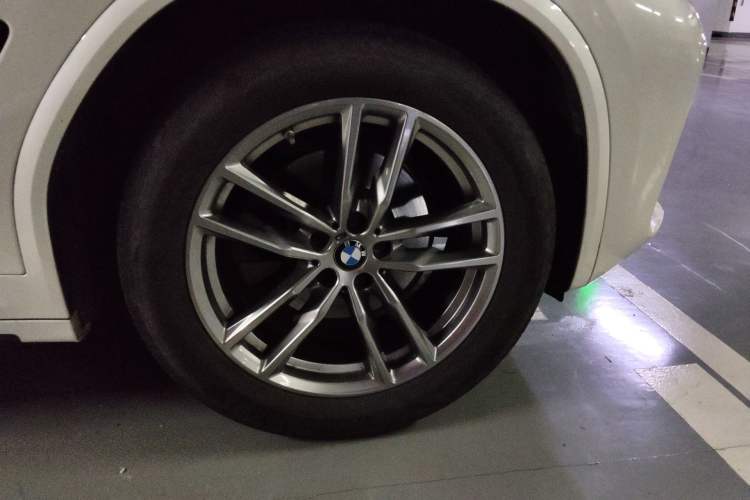 Used BMW X3 2020 xDrive25i M Sport Package Right Front Wheel Hub