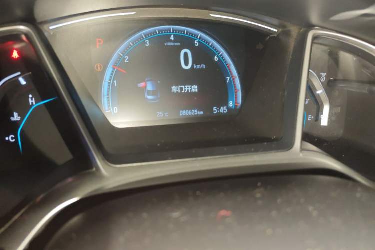 Used Honda Civic 2016 220TURBO CVT Luxury Edition Odometer Close Up