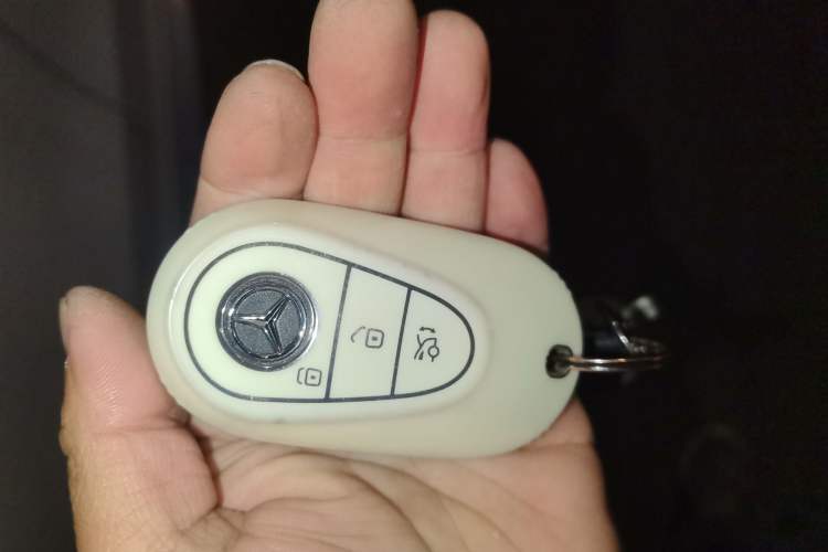 Used Mercedes-Benz C-Class 2023 Second Facelift C 260 L Vehicle Key