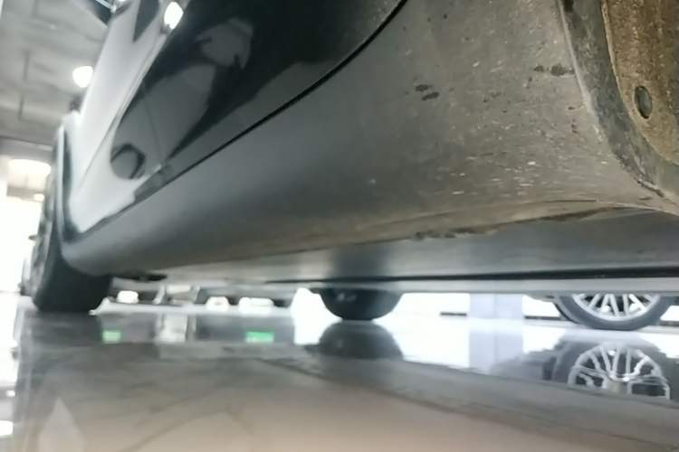 Used Tesla Model Y 2023 Long-Range All-Wheel-Drive Version
