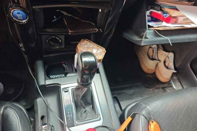 Used Toyota Prado 2016 2.7L Automatic Luxury Edition Gear Lever