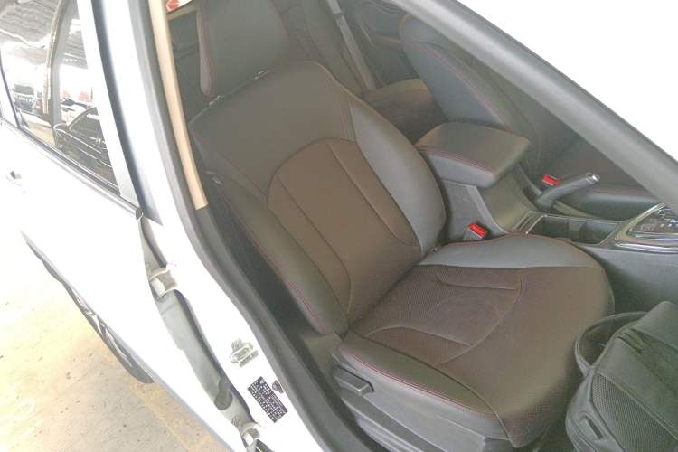 Used Baojun 560 2016 1.8L iAMT Luxury Model

