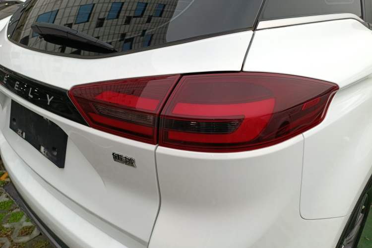 Used Geely Auto Emgrand X7 Sport 2022 1.8TD DCT Zhiya Trim
