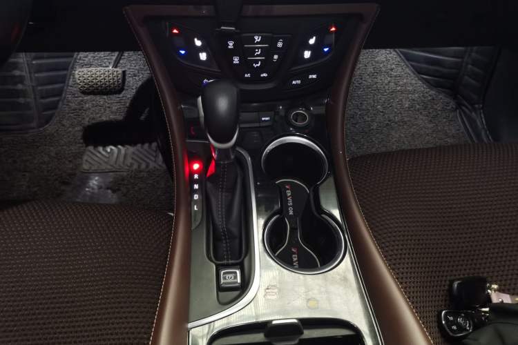 Used Buick Envision 2019 28T 4x4 Luxury Model China VI Standard Gear Lever