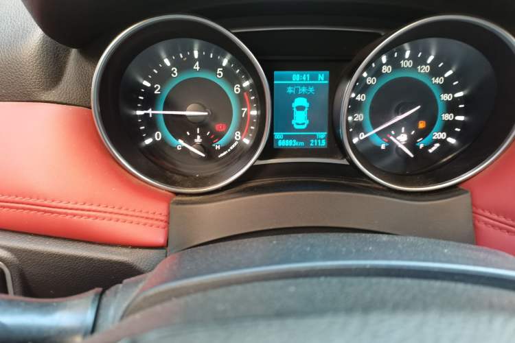Used Haval H1 2015 1.5L AMT Urban Model Odometer Close Up
