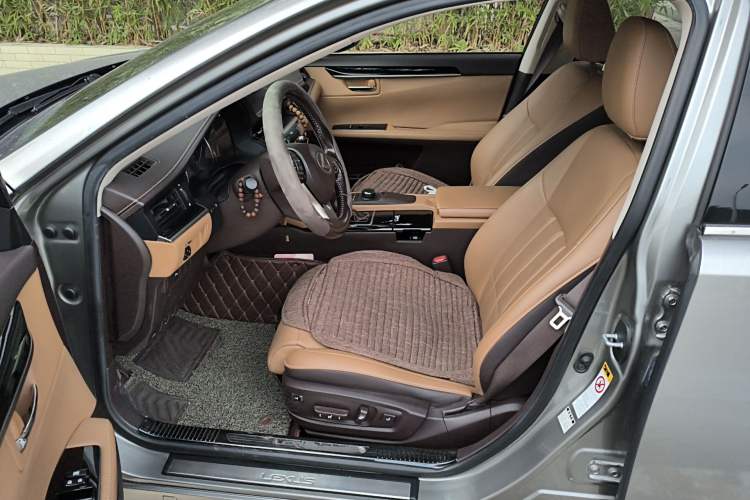 Used Lexus ES 2017 200 30th Anniversary Edition
