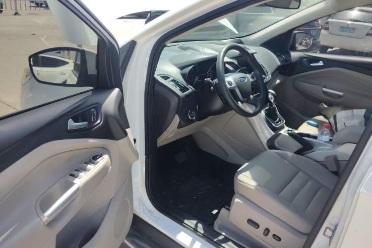 Used Ford Kuga 2013 2.0L GTDi Four-Wheel Drive Premium Model Driver Seat