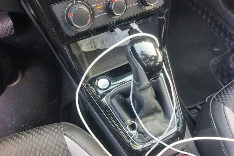 Used Volkswagen Tacqua 2021 1.5L Automatic Yue Zhi Lian Edition Gear Lever