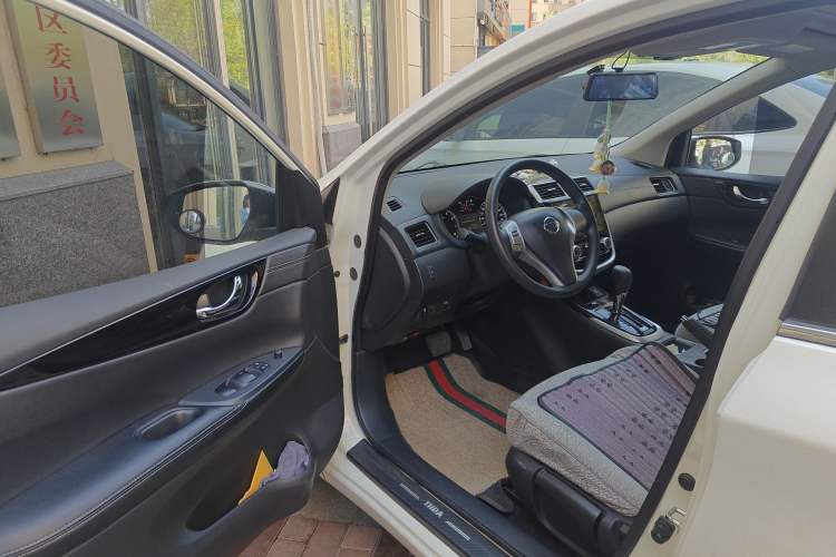 Used Nissan Tiida 2020 1.6L CVT Cool Edition Driver Seat