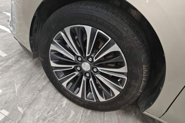 Used Buick GL8 2022 ES Land Cruiser 653T Luxury Model
