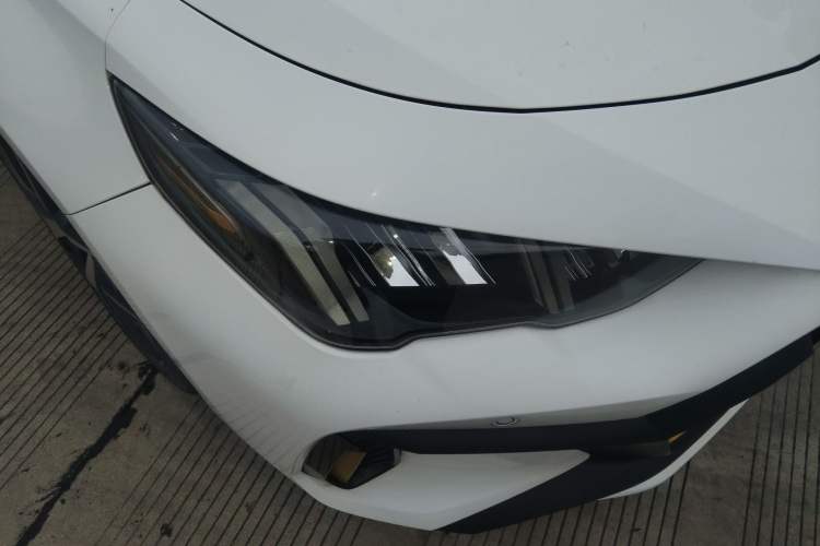 Used GAC Trumpchi EMPOW 2021 270T DCT J15 Version Right Front Headlight