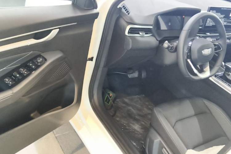 Used Geely Auto Emgrand 2026 Model 4th Generation 4 Millionth Anniversary Edition 1.5L CVT Overdrive Edition
