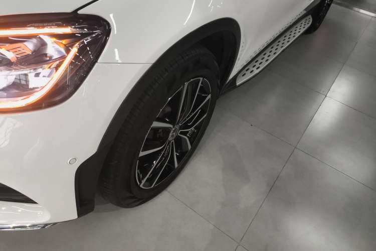 Used Mercedes-Benz GLC 2022 Refreshed GLC 300 L 4MATIC Dynamic Edition Exterior 4