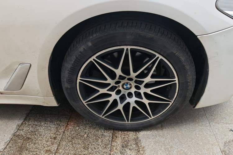 Used BMW 5 Series 2020 525Li M Sport Package Right Front Wheel Hub