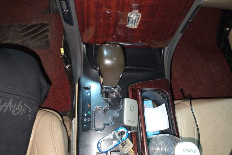 Used Toyota Crown 2012 2.5L Royal Gear Lever