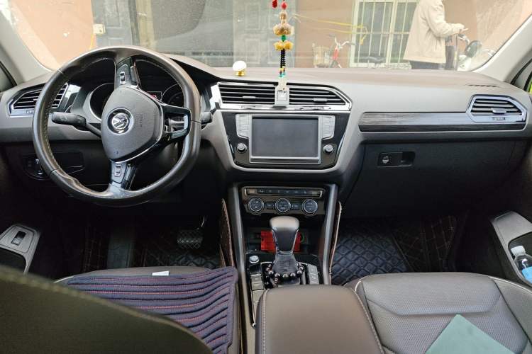 Used Volkswagen Tiguan L 2017 330TSI Automatic Two-Wheel Drive Flagship Edition
