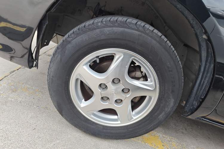 Used FORTHING Lingzhi 2022 M5L 1.6L Utility Model 7 Seats
