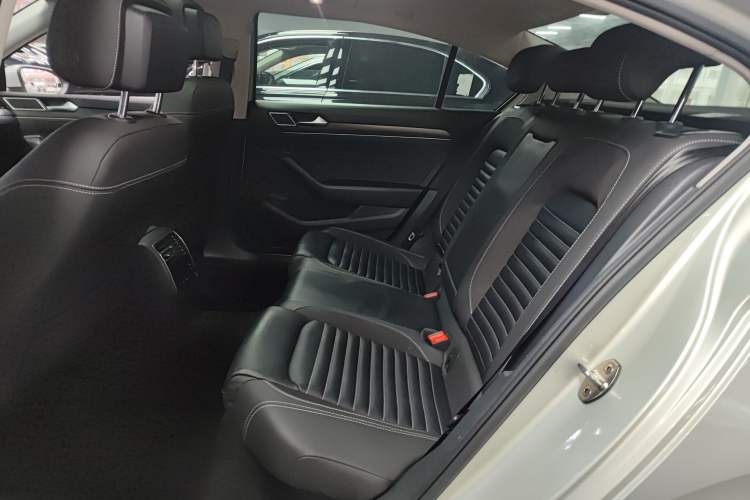 Used Volkswagen Magotan 2020 330TSI DSG Leading Model
