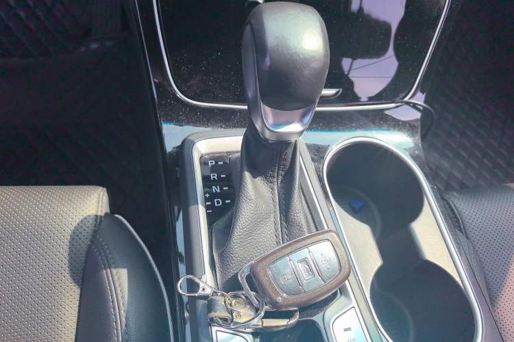 Used Hyundai Tucson 2019 280TGDi Dual-Clutch Two-Wheel Drive Smart Connect Version China VI Gear Lever