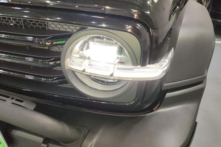 Used Tank 300 New Energy 2025 Hi4-T Left Front Headlight