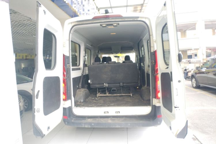 Used SAIC MAXUS Xintu V90 2021 2.0T Automatic Zhiyun King Rear-Drive Single-Tire Long Wheelbase High-Roof 7-Seater
