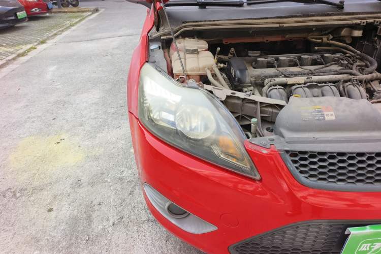 Used Ford Focus 2013 Hatchback Classic 1.8L Manual Base Model Right Front Headlight