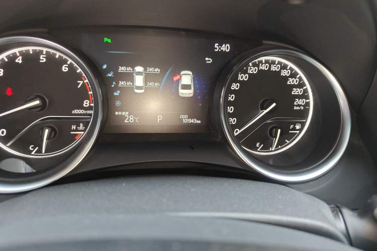 Used Toyota Camry 2019 Revised Version 2.5G Luxury Edition Odometer Close Up