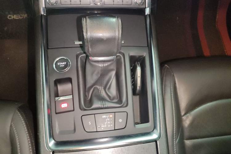 Used Citroen C6 2017 Revised Version 380THP Luxury Edition Gear Lever