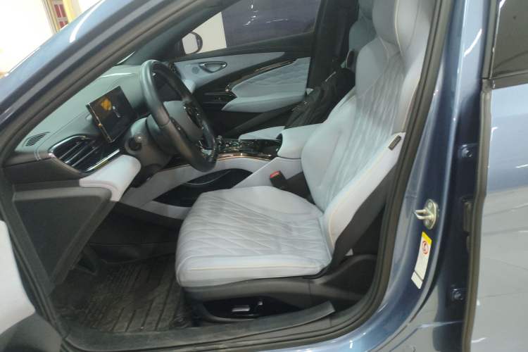 Used BYD Seal 2022 550 km Standard Range Rear-Wheel Drive Prestige Version
