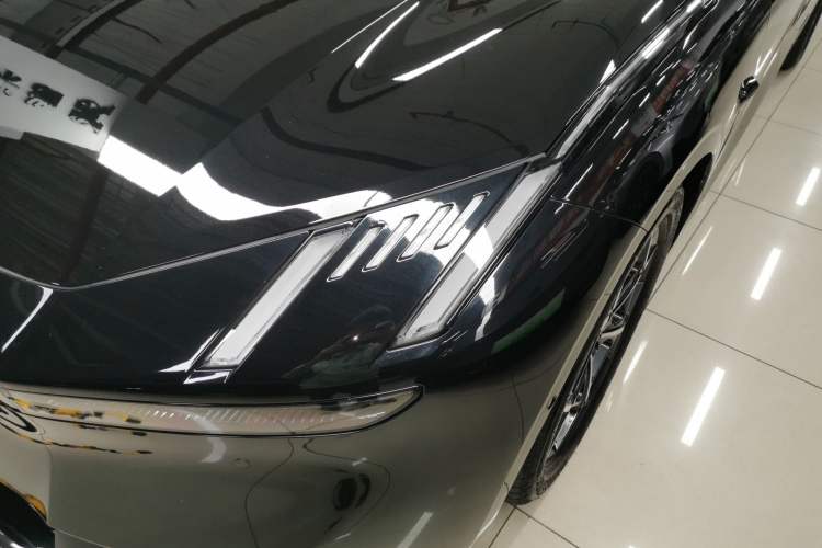 Used Lynk & Co Z10 2025 95 kWh 806 km Range Rear-Wheel Drive Advanced Driver-Assistance System Max