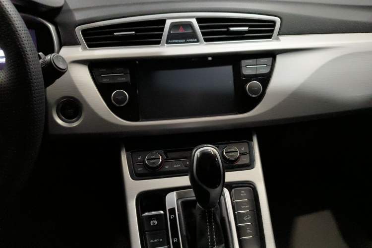 Used Geely Auto Emgrand X7 Sport 2018 1.8TD Automatic Two-Wheel Drive Smart Connect 4G Internet Edition