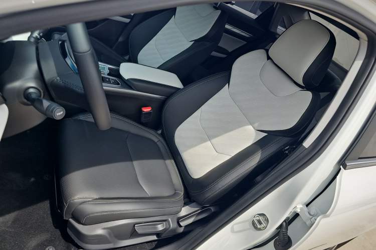 Used Geely Auto Emgrand L 2022 1.4T CVT Flagship Edition
