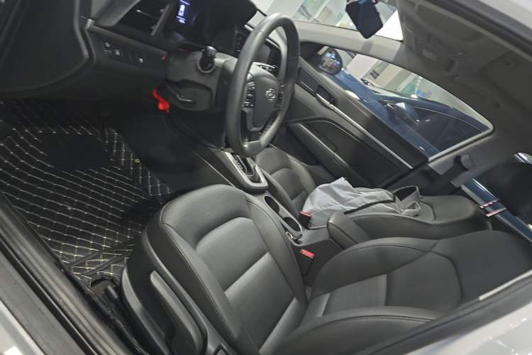 Used Hyundai Elantra (6th Generation / Lingdong) 2020 1.5L CVT Smart & Stylish – Elite Version Left Front Seat