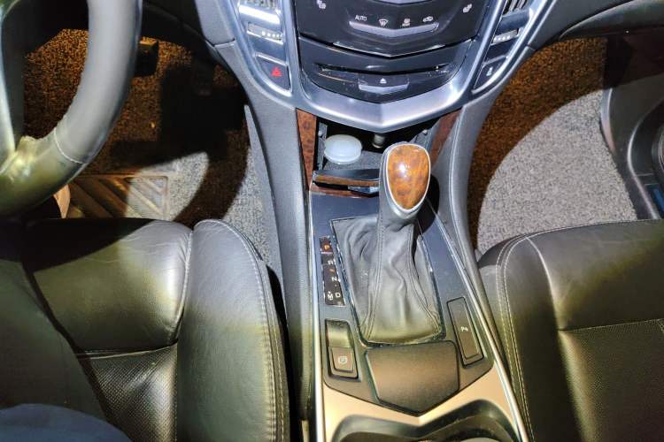 Used Cadillac SRX 2015 3.0L Elite Model