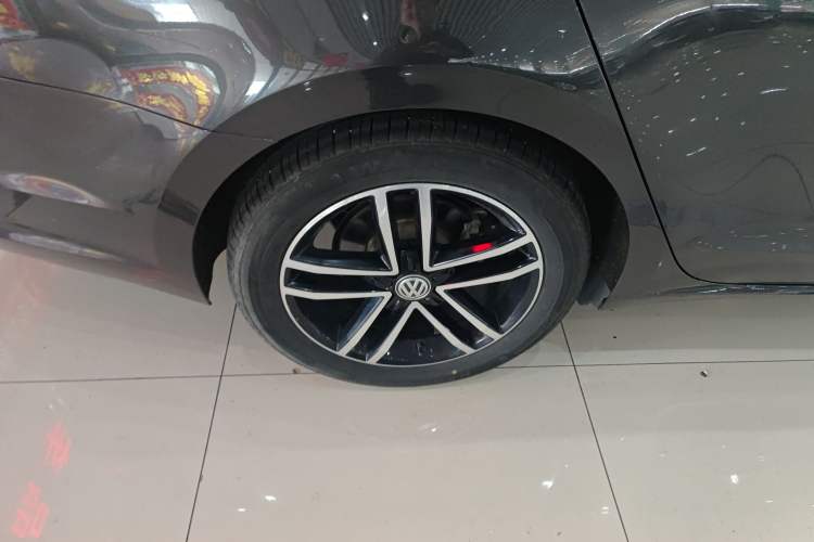Used Volkswagen Lamando 2019 280TSI DSG Comfort Edition China VI standard Right Rear Wheel Hub
