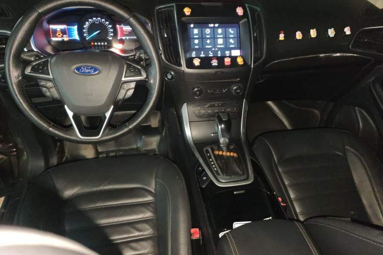 Used Ford Edge 2016 EcoBoost 245 Four-Wheel Drive Titanium Edition 7-Seater Center Console